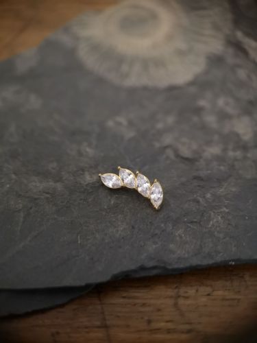 Dieser wunderschöne Aufsatz hat ein externes Gewinde mit 0.8mm Außengewinde. Handpoliert und mit Cubic Zirconia besetzt.